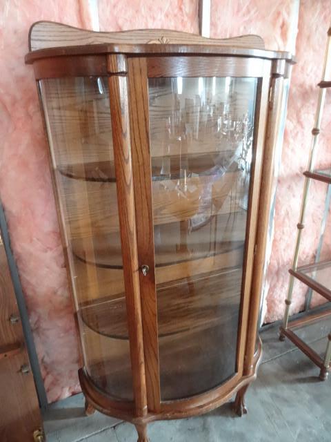 lot 29 image: Vintage wood curio cabinet. Comes w...
