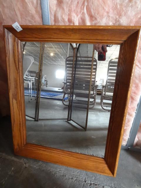 lot 35 image: 20 x 24 wall mirror...