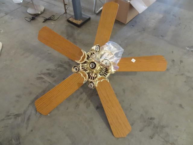 lot 4 image: 48" 5 blade ceiling fan. 5 bul...