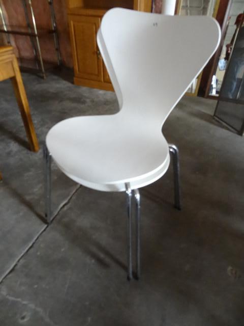 lot 48 image: 2 metal framed matching stack chair...