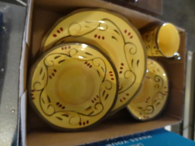 lot 74 image: Home trends dish set. 6 place setti...