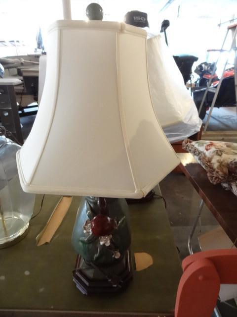 lot 81 image: Decorative table lamp...