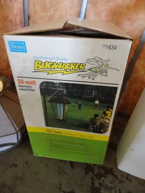 lot 9 image: Sears 50 watt electronic insect kil...