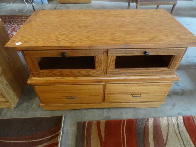 lot 91 image: Wood TV stand  entertainment cente...