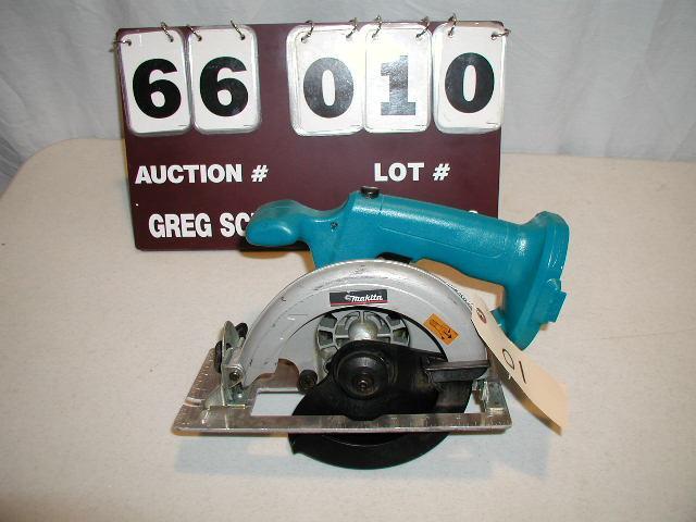 Makita 18 volt circular saw, tool o...
