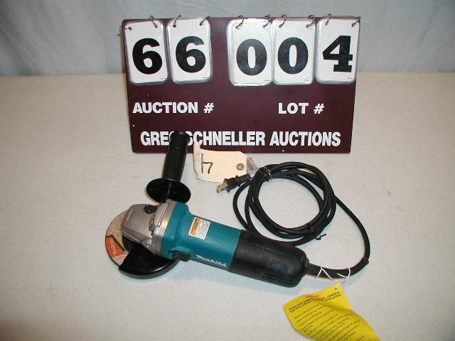 Makita 4-12&quot angel grinder wi...
