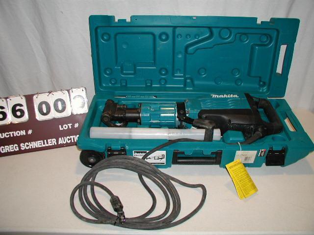 Makita 35 lb demolition hammer, mod...