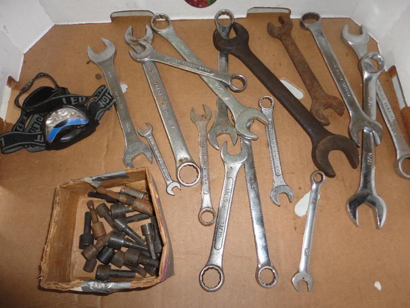 lot 26 image: Misc lot of tools, see pictures....