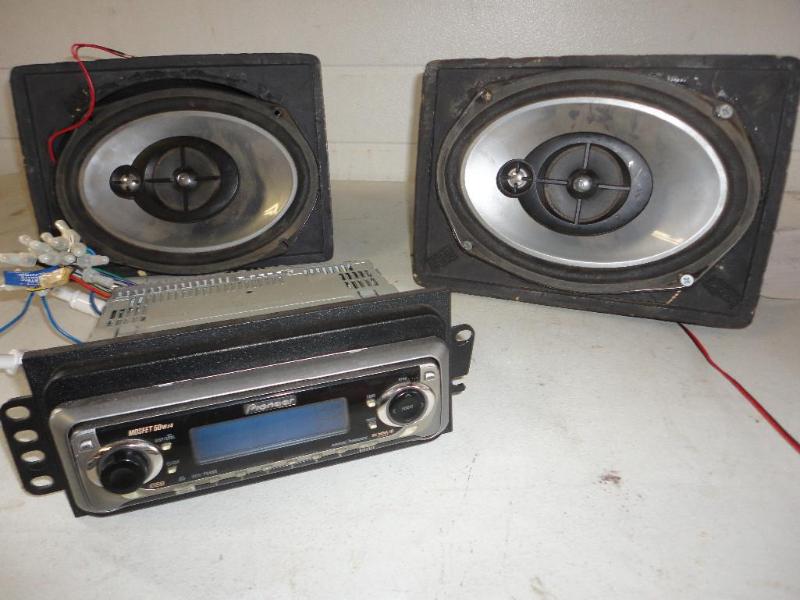 lot 28 image: Pioneer car stereo and 2 speakers....