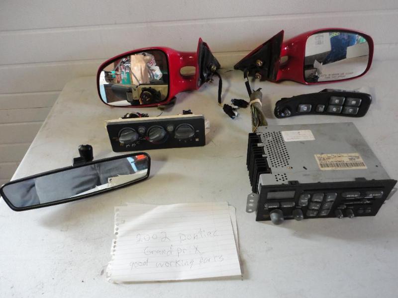 lot 33 image: 2002 Pontiac Grand Prix parts, all ...