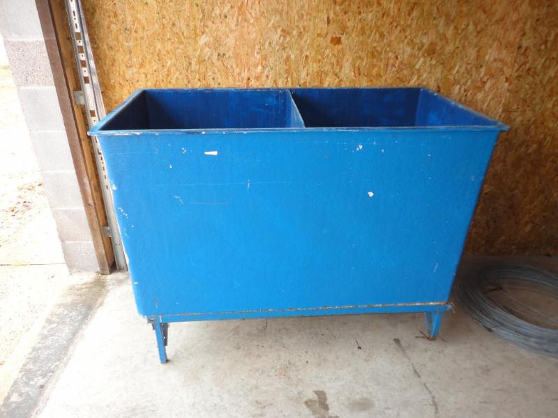lot 49 image: Live Bait Tank, made out  of f...