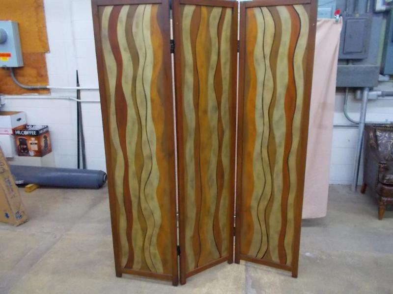 lot 3 image: 3 panel room divider.  Each pa...