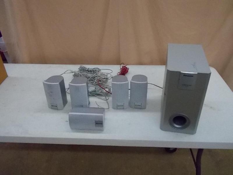 lot 32 image: Surround sound speaker system by Pa...