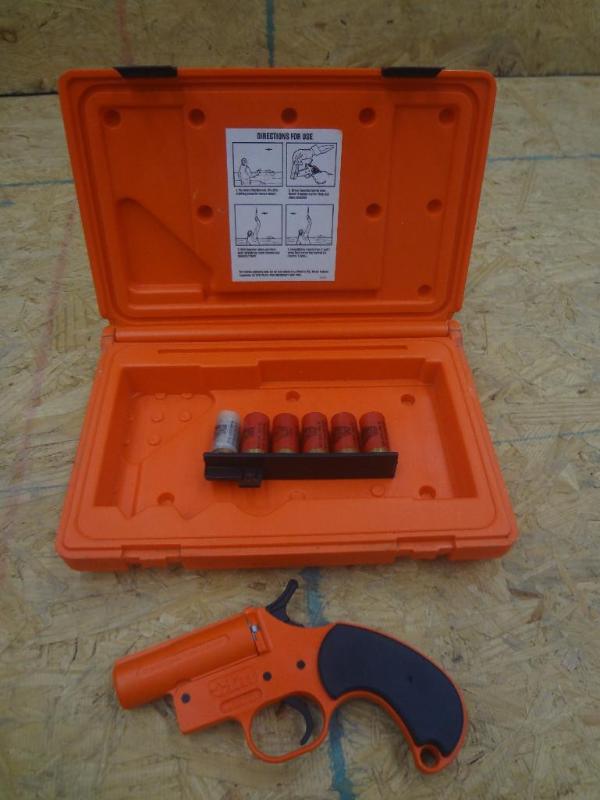 Olin 12gauge Flare Gun With (6) Fla...