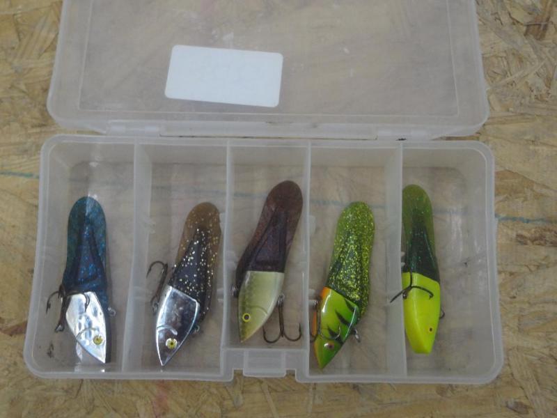 5-Piece Lure Set With Tackle Box...