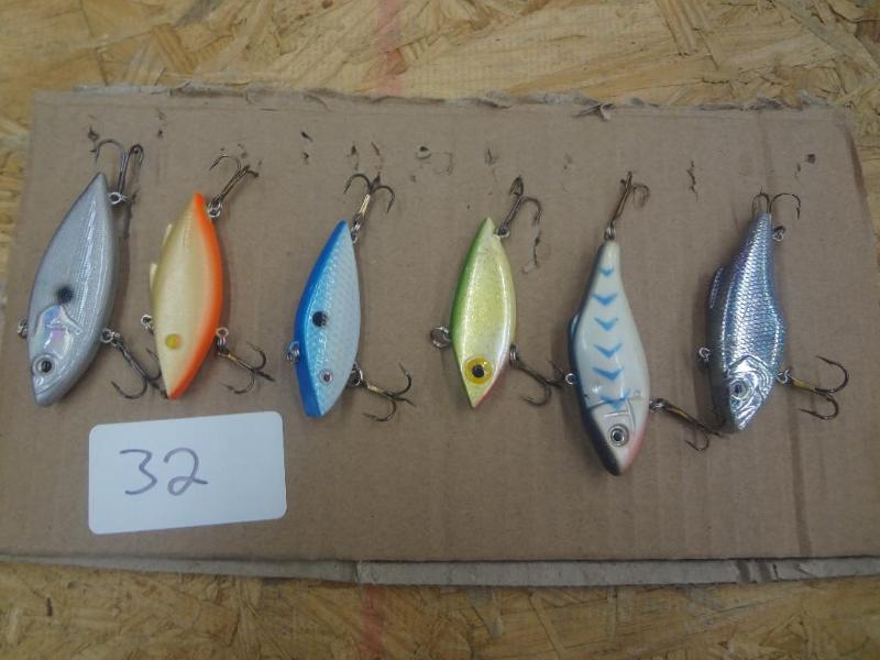 (6) Crankbait Lures...
