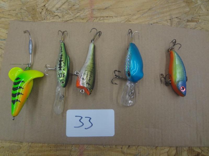 (5) Crankbait Lures...