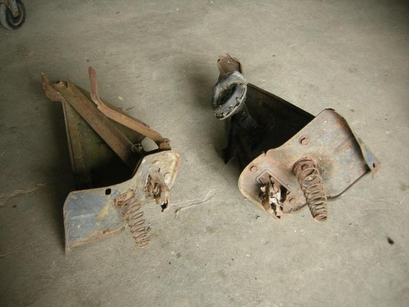 lot 11 image: 6768 Firebird hood latch (2). 1 ...