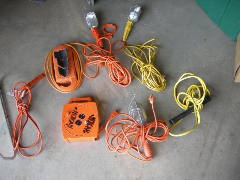 lot 132 image: Group of power cords including trou...