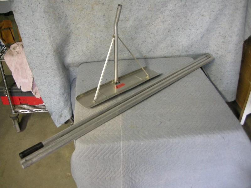 lot 136 image: Aluminum roof rake...