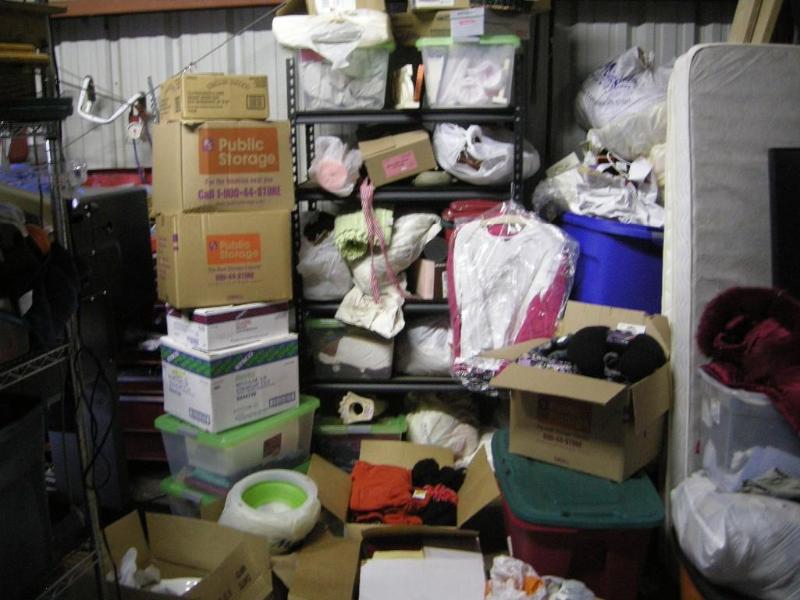 lot 152 image: Large group of home decor, womens ...