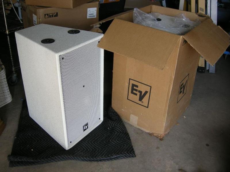 lot 2 image: Electro-Voice EVT251i pair of speak...