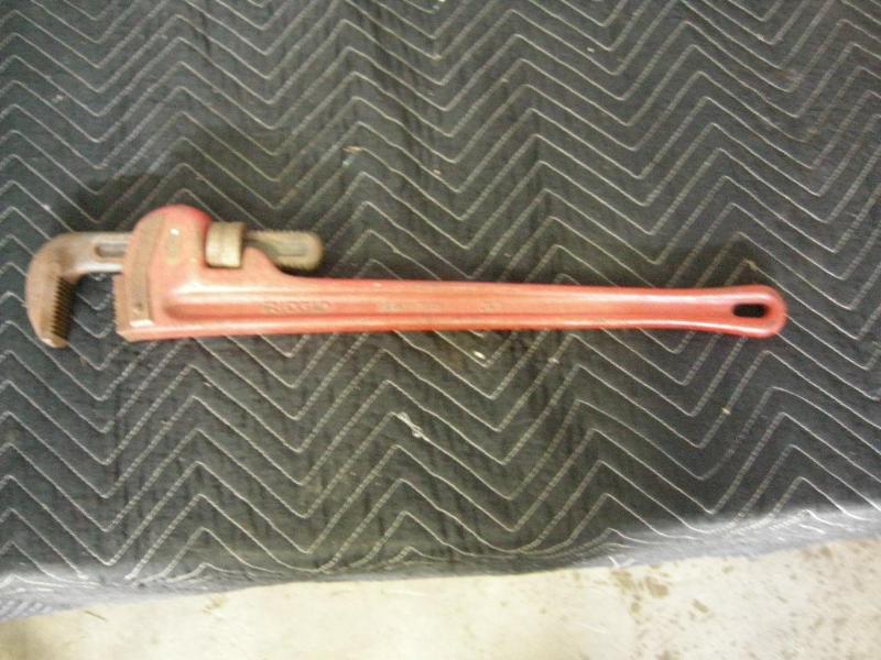 lot 22 image: Ridgid heavy duty 24" pipe wre...