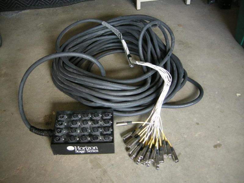 lot 3 image: Horizon Stage Series 100ft&nbsp16x...
