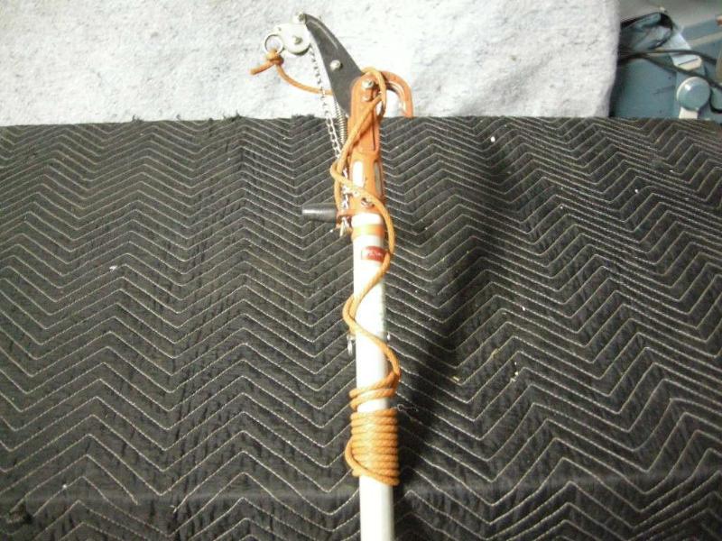 lot 44 image: Tree branch prunerlopper. Adjustab...