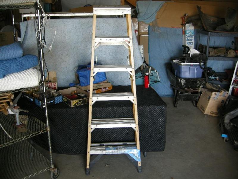 lot 5 image: Werner 6 fiberglass ladder. Nice l...