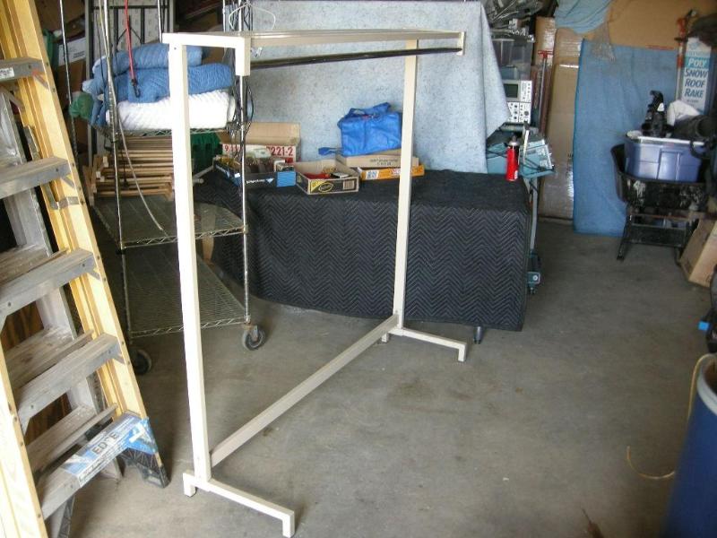 lot 89 image: Metal coathat rack. 60&quotw x 18...