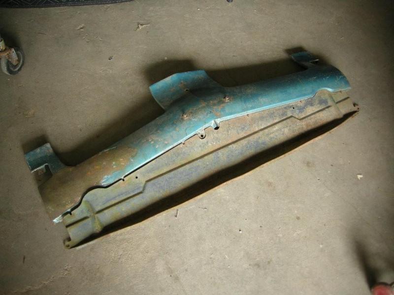 lot 9 image: 68 Firebird front valance with pan...