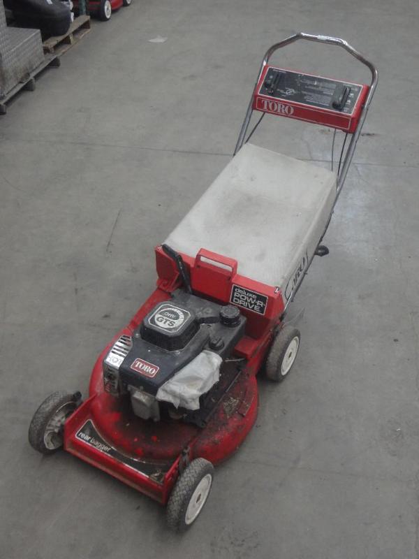 Toro 21&quot Mower With Bagger, Ru...