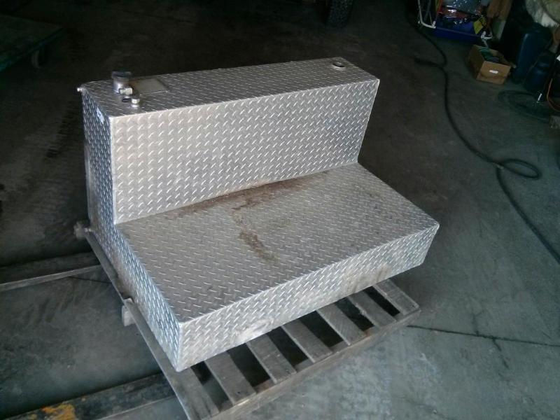 100-Gallon Aluminum Diamond Plate F...