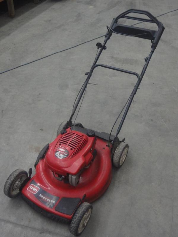 Toro Personal Pace 6.5HP 21&quot M...