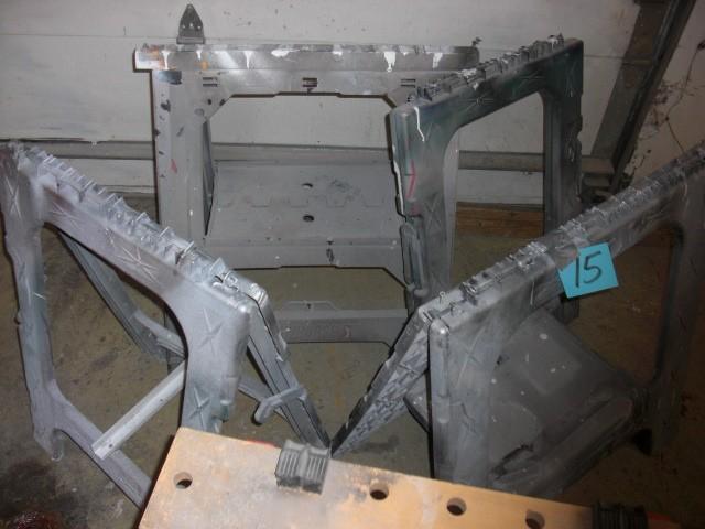 Nikota Work Bench And 4 Plastic Saw Auto Mechanic And Body