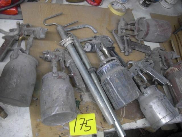 6 paint spray guns  Holder and st...