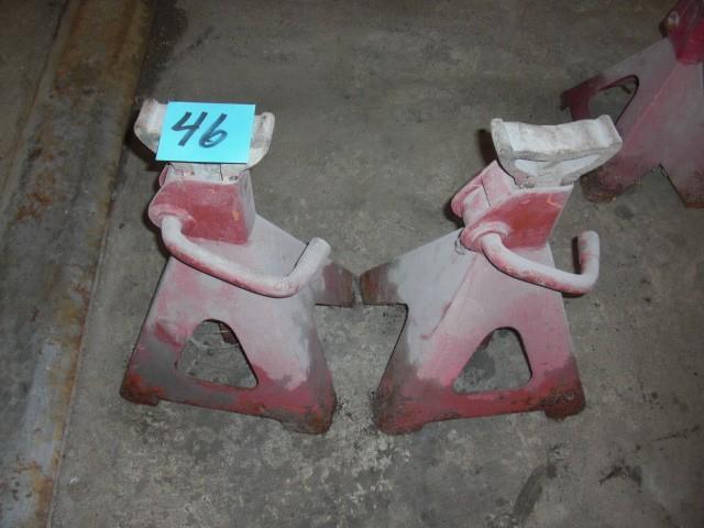 2, Jack Stands.. 18 in to top of ja...