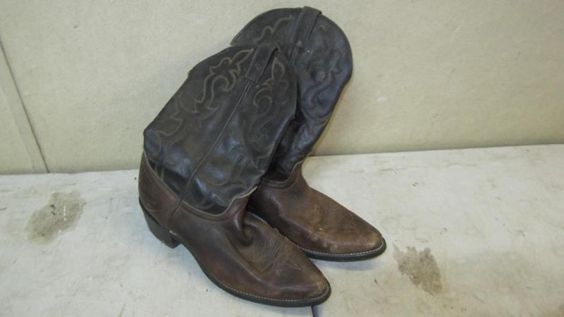 Laredo cowboy boots, size 11.5...