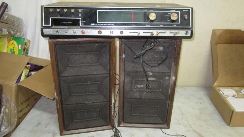8 track stereo with speakers...