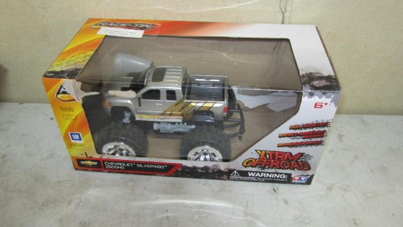 RC Truck, broken wheel...