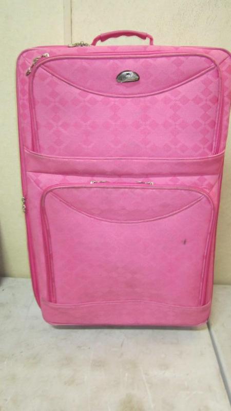 Pink suitcase set, 2 cases...