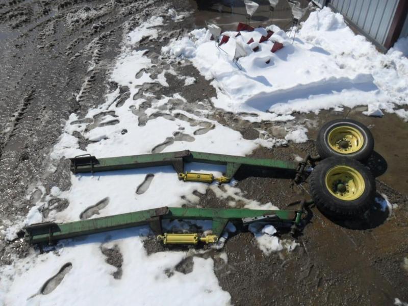 JOHN DEERE hydrolic lift assist whe...