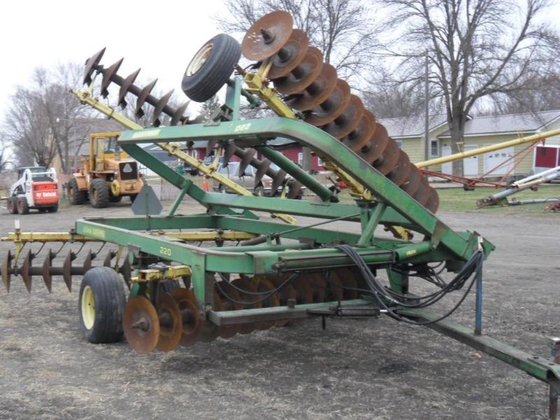 JOHN DEERE 220 20 disc,blades meas...