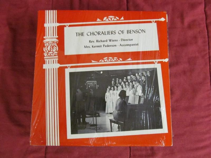lot 115 image: Albums the Carolers of Benson, Gold...