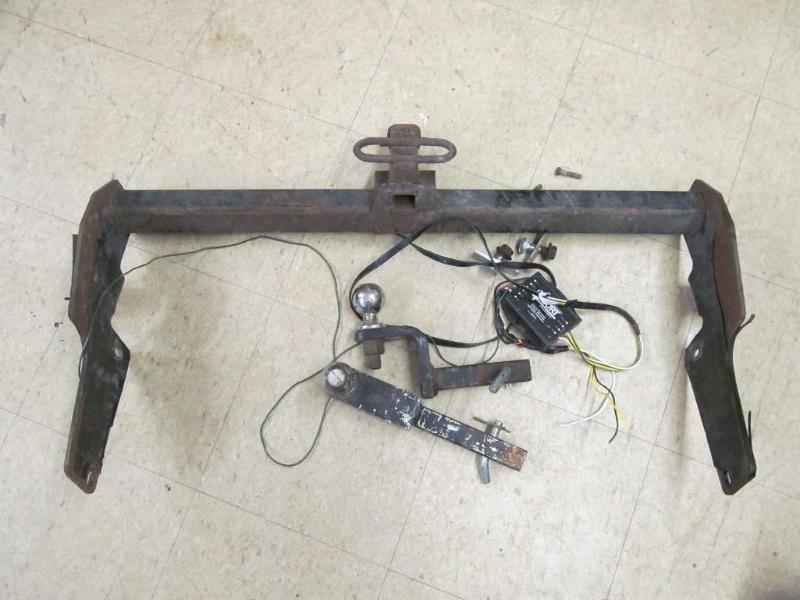 lot 210 image: Receiver Hitch with Wiring Harness,...