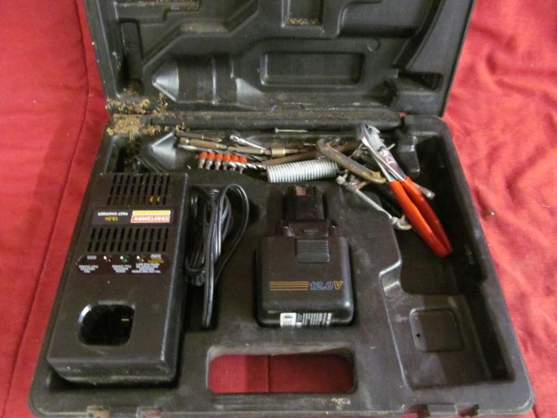 lot 249 image: Sears Craftsman 12V Battery and Cha...