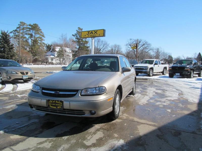 lot 3 image: Year 2000 Make Chevrolet Model M...