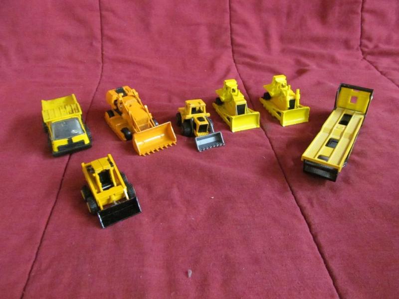 lot 88 image: Group of Matchbox and Hot Wheel Car...