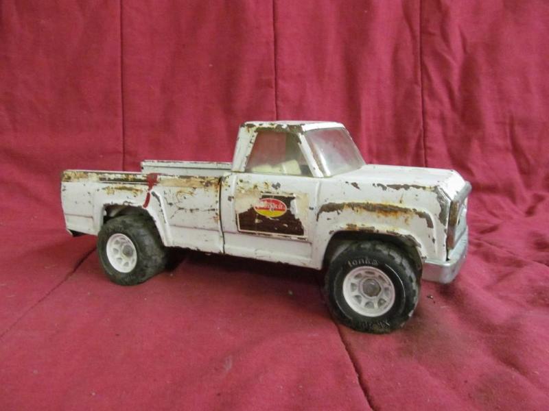lot 9 image: Tonka Pick Up 14" metal...